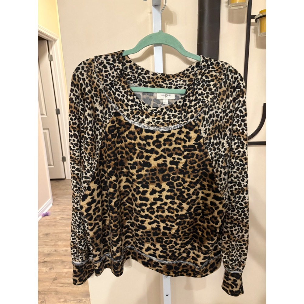 Umgee USA Women Leopard Animal Print Mixed Pattern Raglan Long Sleeve Top L